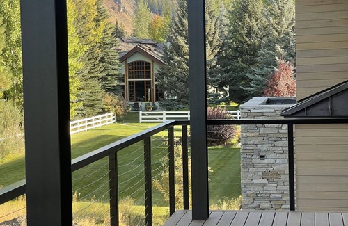 Ketchum House | Mountain Retreat in Sun Valley on Bike path1 mile from River Run Lifts & Ketchum
