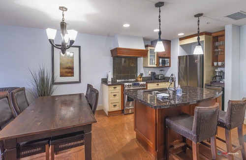 Canmore Condo | Mountain Retreat - Pool - Hot Tub - Spa