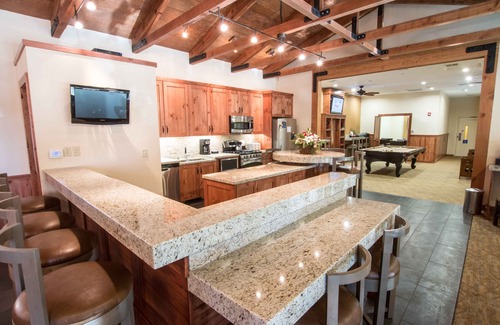Arnold Apartment | Mountain Retreat Resort