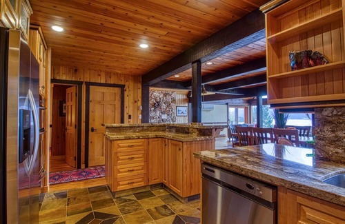 East Kootenay House | Mountain Retreat with Panoramic Lake Windermere Views