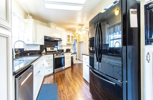 Meiners Oaks House | Mountain Retreat with Paradise Style "Pool, Spa & Waterfall" Views gated yard