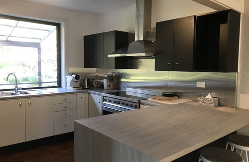 Merrijig House | Mountain River House - River Front, 15min to Buller National Park.