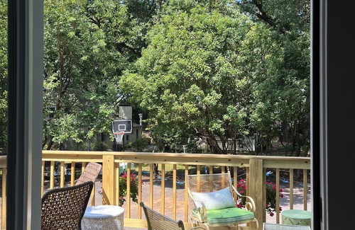 Oakwood Historic District Bed & Breakfast | Mountain Room at The Dragonfly Inn