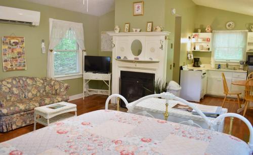 Blairsville House | Mountain Rose
