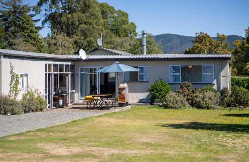 Te Anau House | Mountain Serenity - Te Anau Holiday Home