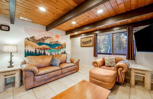 Big Bear Lake Ski Chalet | Mountain & Ski Slope View Cabin 3bd/3bth Sleeps 10