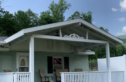 Bakersville House | Mountain Star Ranch