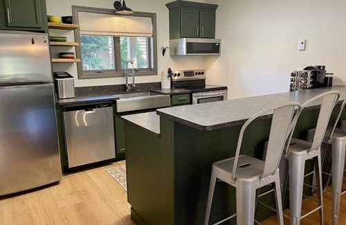 Davis House | Mountain State Escape Perfect Location