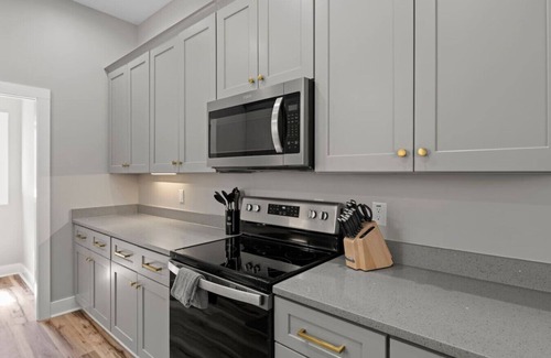 Sylva Condo | Mountain Stay, King Suite, Fireplace, and Mountain Views!