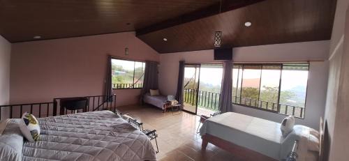 Monteverde House | Mountain & sunset view Villa, Monteverde