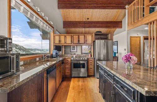 Mountain Valley House | Mountain Summit Serenity Aspen Views Adventure