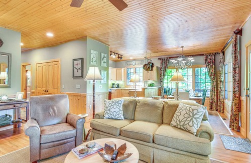 Cashiers Condo | ‘Mountain Time’ Cashiers Condo w/Deck & Views!