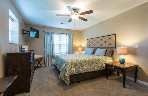Kodak Condo | Mountain View 1BR Condo! Book 3 Nights, Get 1 FREE