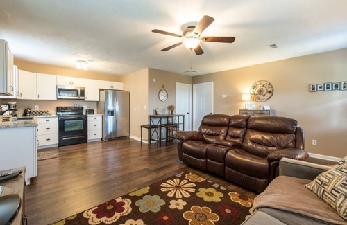 Kodak Condo | Mountain View 1BR Condo! Book 3 Nights, Get 1 FREE
