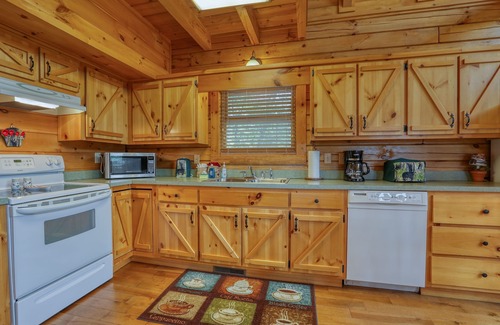 Cosby Cabin | Mountain View - 2 Bedrooms, 2 Baths, Sleeps 6 Cabin by RedAwning
