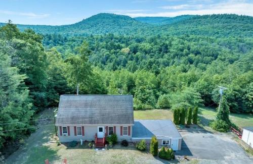 Lake George House | Mountain View 4 bedroom villa at Lake George