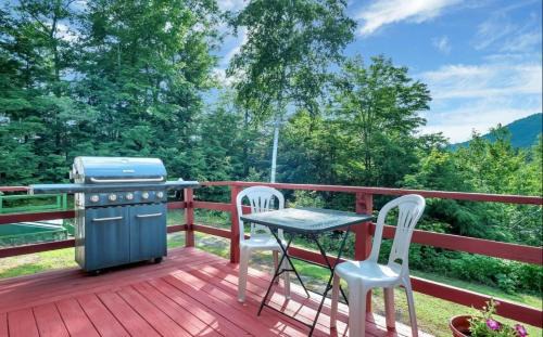 Lake George House | Mountain View 4 bedroom villa at Lake George