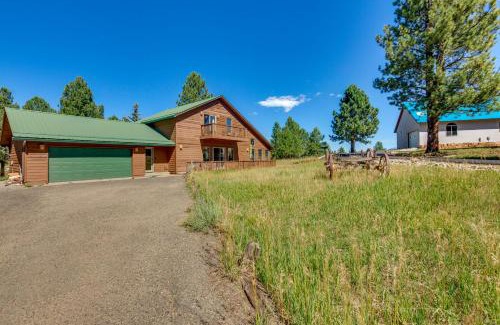 Angel Fire House | Mountain-View Angel Fire Cabin 1 Mi to Ski Resort