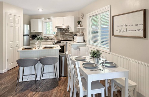 Maggie Valley Cottage | Mountain View! Beautifully Updated, Hot Tub, Fire Pit, Arcade, Foosball, DogsOK!