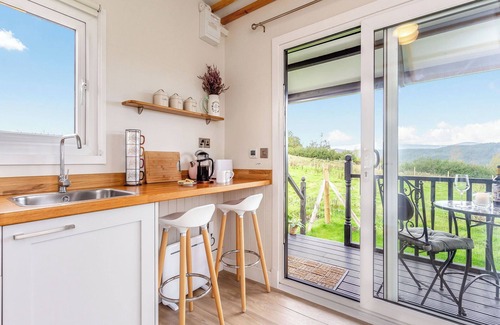Glen Urquhart Cottage | Mountain View Beauly - UK38303