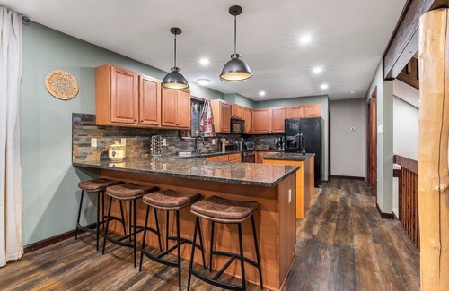 Locust Lake Village House | Mountain View Chalet | Hot Tub, Lakes, Fall colors