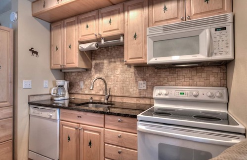 Wildernest Condo | Mountain View condo with clubhouse and private dec