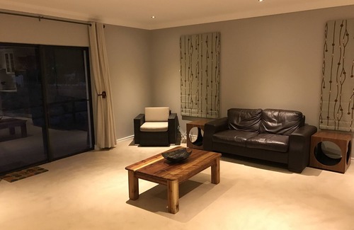 Helderberg Rural Cottage | Mountain view Cottage