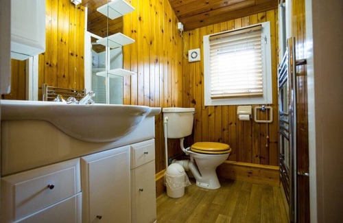 Bronaber Cabin | Mountain View 3 Bed Log Cabin