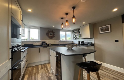 Keswick Cottage | Mountain View - an apartment that sleeps 4 guests in 2 bedrooms