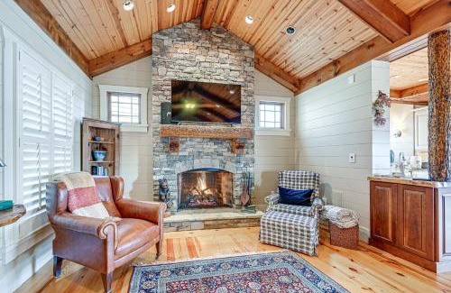 Dillard House | Mountain-View Georgia Cabin with 2 Decks
