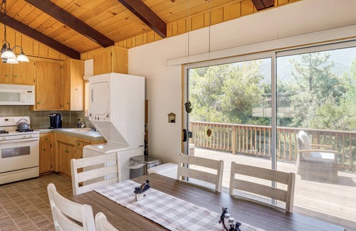 Pine Mountain Club Cabin | Mountain-View Haven w/Deck in Pine Mountain Club