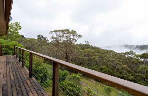 Wentworth Falls House | Mountain View Hideout with Stargazing Telescope