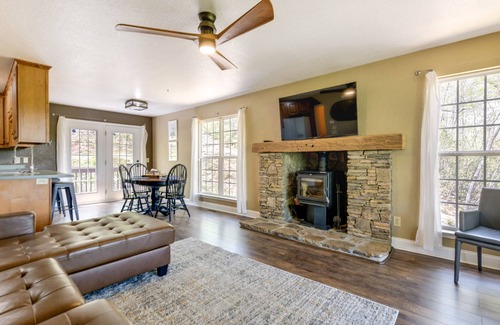 Franklin Cabin | Mountain View Home in Franklin < 9 Mi to Gem Mine!