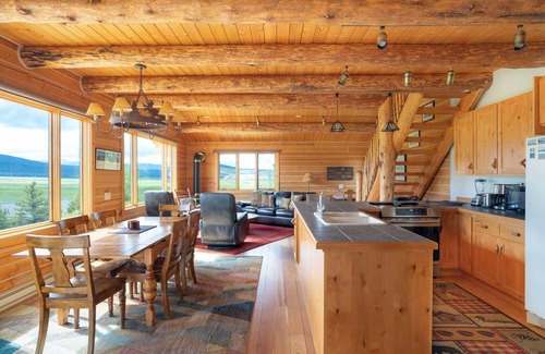Stanley Cabin | Mountain View Home - Spectacular Sawtooth Mountain Views