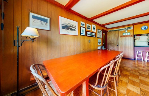 Franconia House | Mountain-view home with wood stove, close to town & slopes - dogs welcome