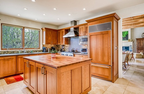 La Tierra House | Mountain view home with a rooftop hot tub, grill, fireplace, & office - dogs ok