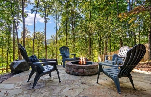 Blairsville House | Mountain View, hot tub, fire pit, game room