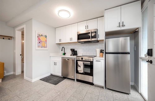 Harvie Heights Apartment | Mountain View King nStudio at Banff National Park Gate
