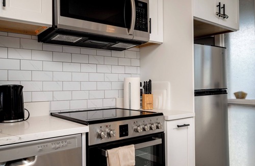 Harvie Heights Apartment | Mountain View King nStudio at Banff National Park Gate