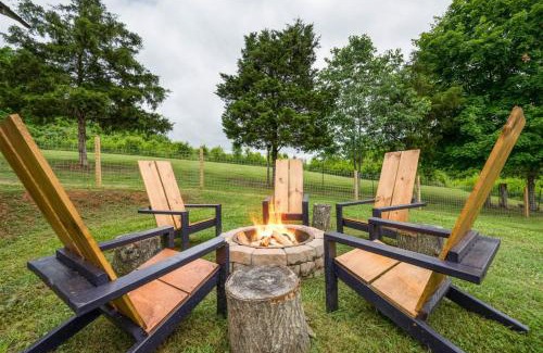 Dandridge House | Mountain View Lake House Hot Tub, Home Theater, Game Room, Fire Pit, Pet Friendly