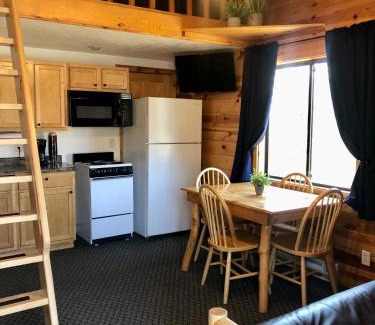 Rapid City Cabin | Mountain View Lodge & Cabins