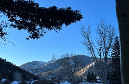 Red River Cabin | Mountain View Lodge