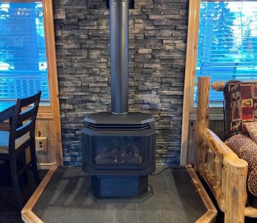 Red River Cabin | Mountain View Lodge