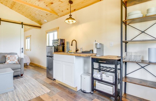 Whitehall Cabin | Mountain-View Montana Rental Cabin on Alpaca Farm!