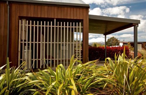 Ohakune House | Mountain View - Ohakune Holiday Home
