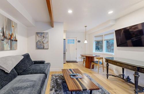 South Snyderville Basin House | Mountain View Retreat - Unit B - Apartment