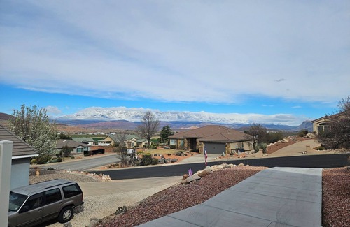 Hurricane House | Mountain View Retreat Near Zion, Sand Hollow