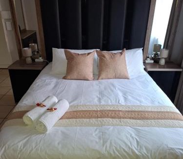 Hartbeespoort Apartment | Mountain View Self-Catering Accommodation