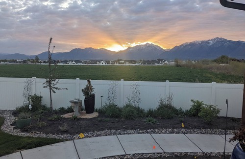 Herriman Apartment | Mountain-View Studio/Hot Tub/22 Min to Salt Lake City/Private Entry