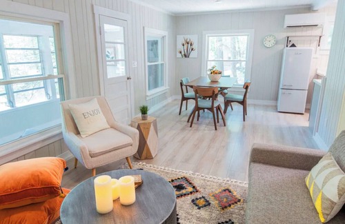 Chimney Rock Cottage | Mountain View w. Hot Tub, Gas Fireplace, Wi-Fi, Dogs Allowed, Close to Town